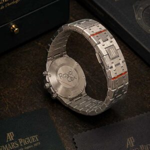ساعت زنانه اودمار پیگه نقره ای صفحه مشکی Audemars piguet 2130
